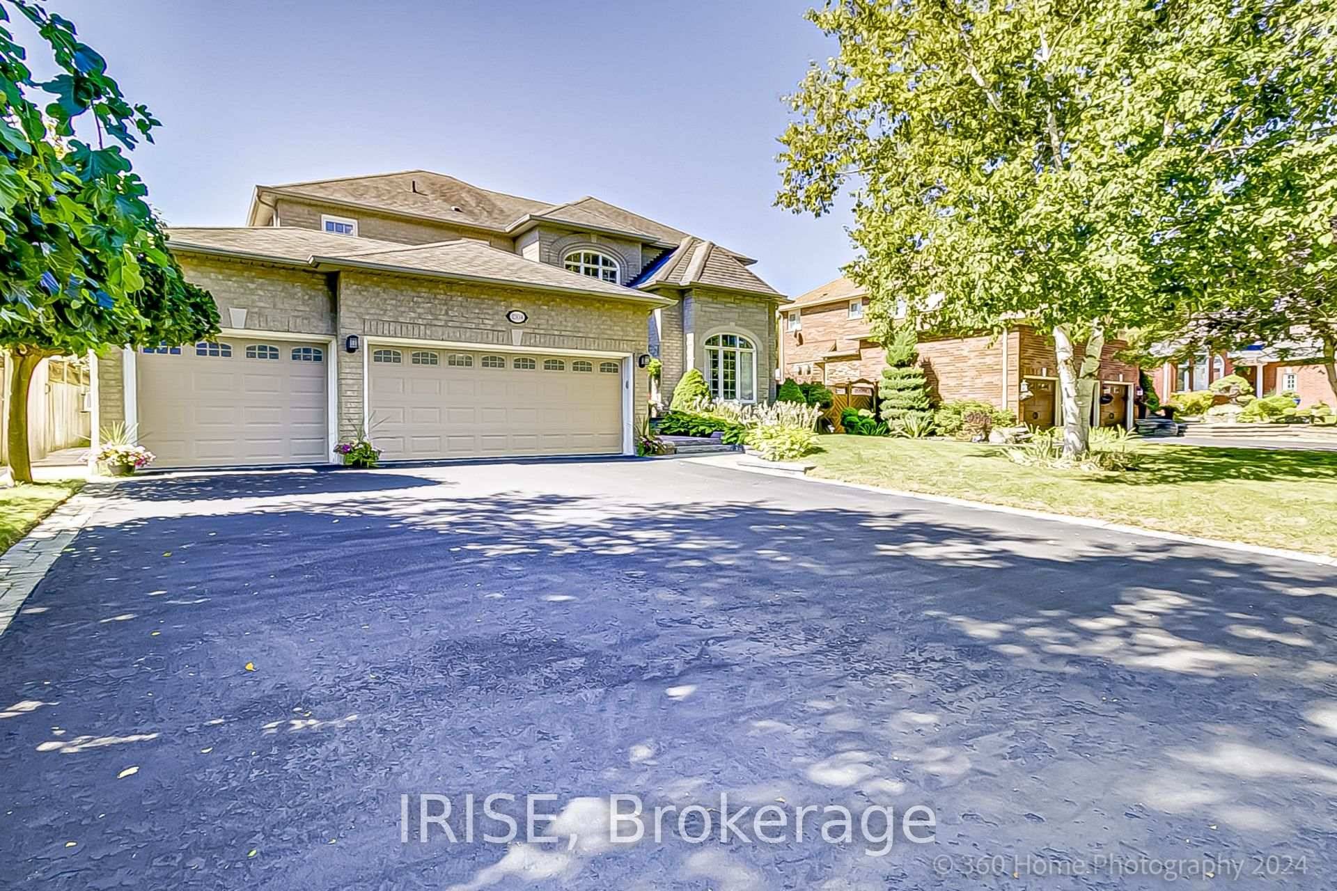 Pickering, ON L1X 2T5,2304 Abbott CRES