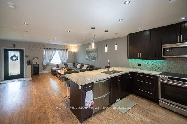 Brampton, ON L6T 3P3,6 Flavian CRES