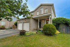 Cambridge, ON N1S 4Z9,16 Suncrest CT