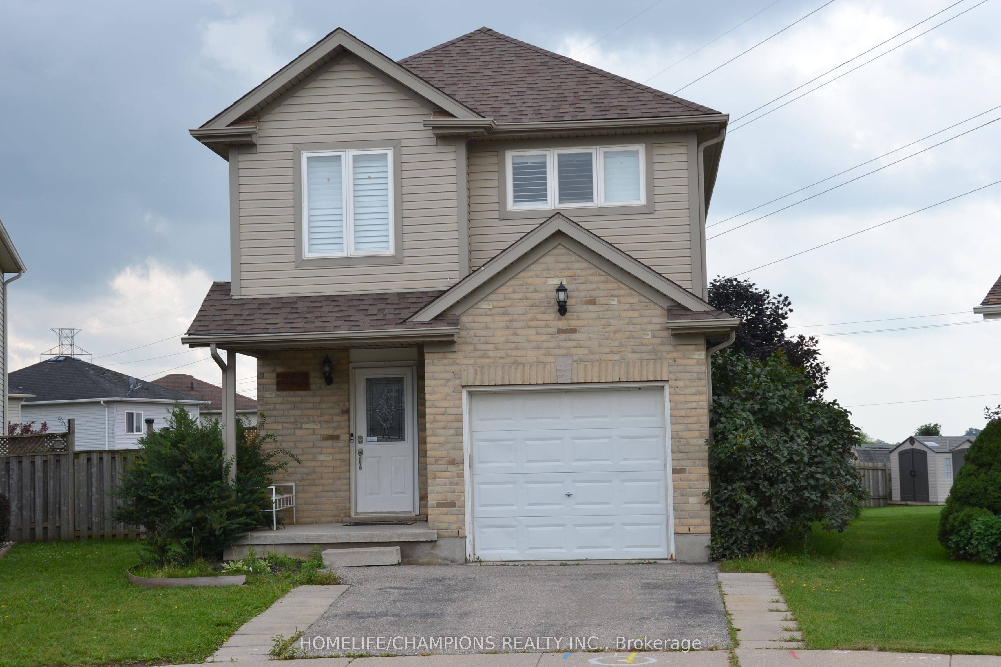 Kitchener, ON N2E 4H3,132 Henhoeffer CRES