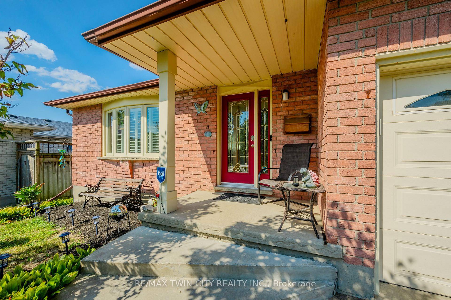 Kitchener, ON N2E 2Z8,79 ERINBROOK DR