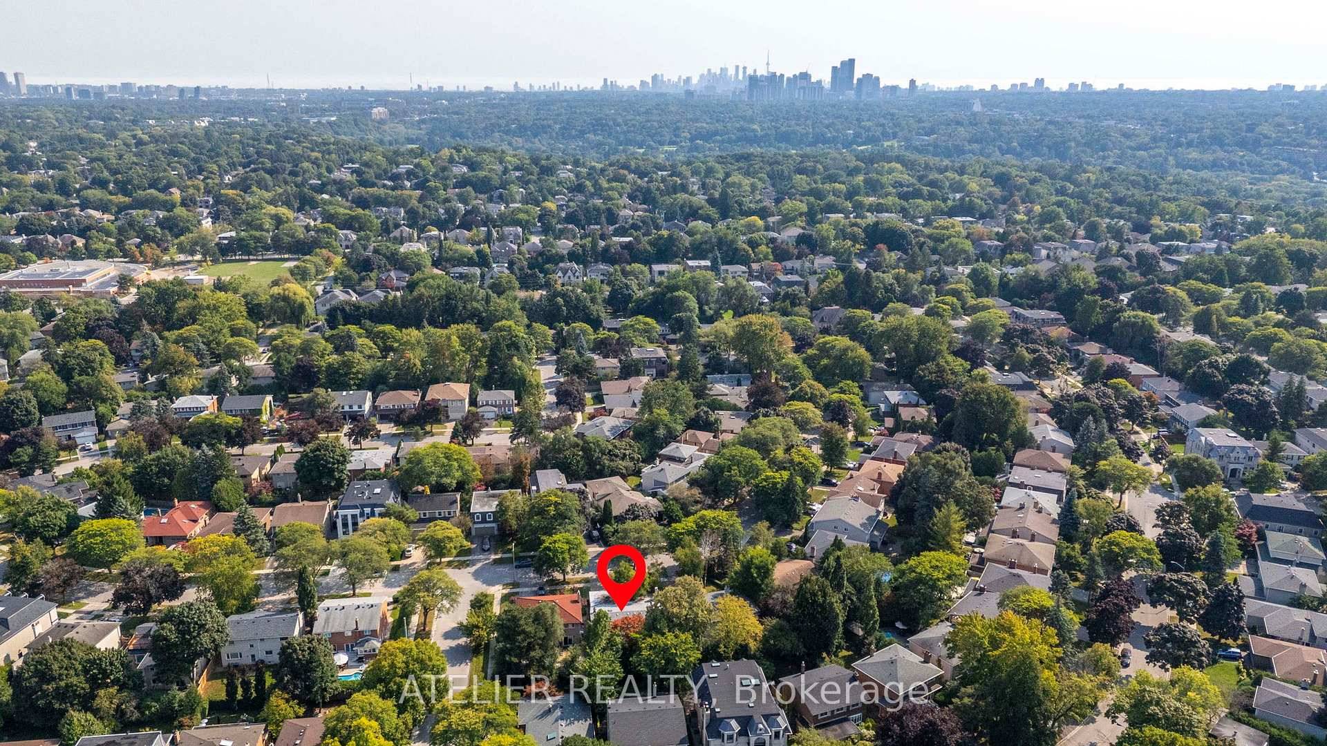 Toronto C12, ON M2P 1W2,30 Foursome CRES