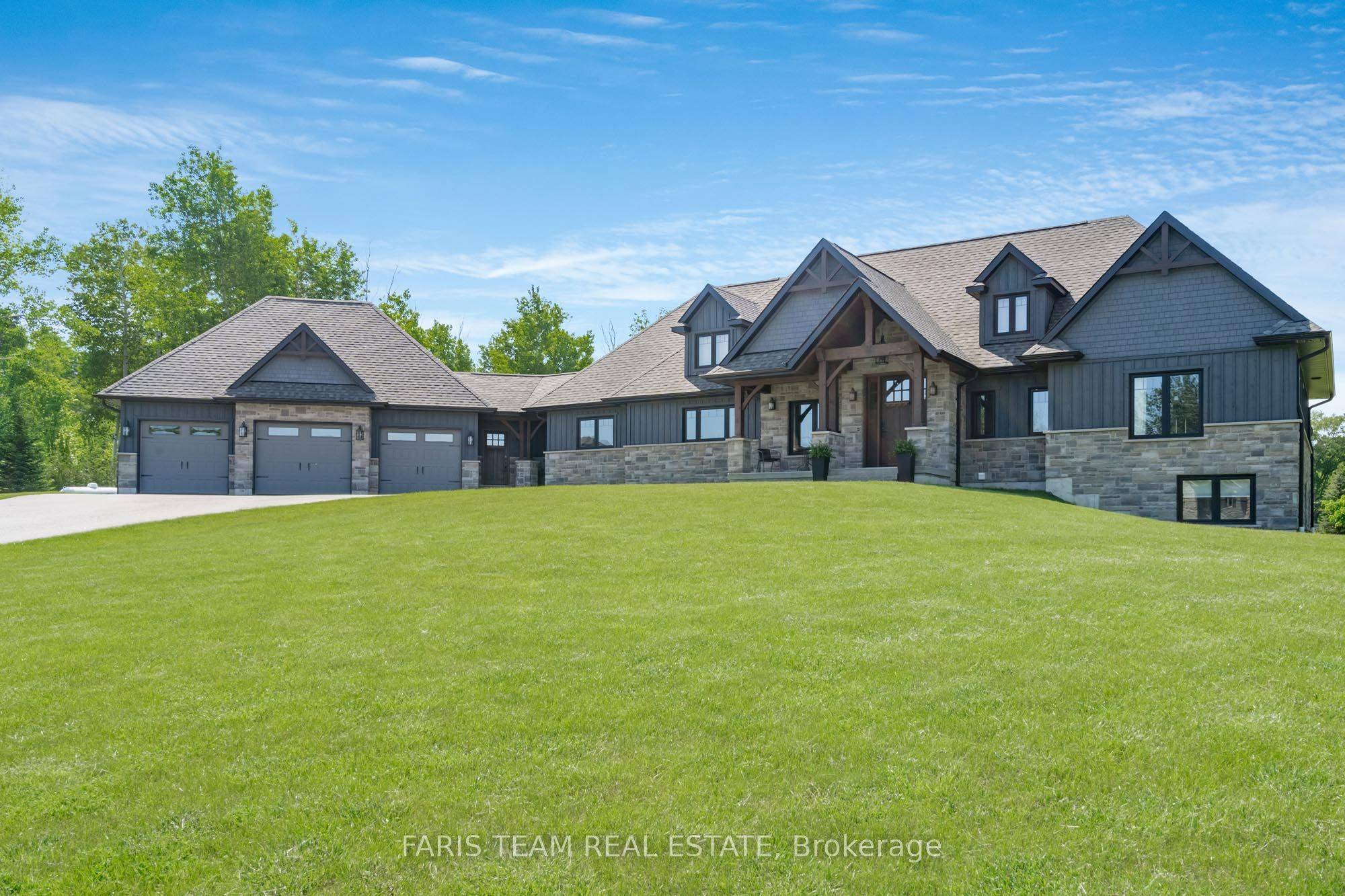 Bradford West Gwillimbury, ON L0L 1L0,141 Dale CRES