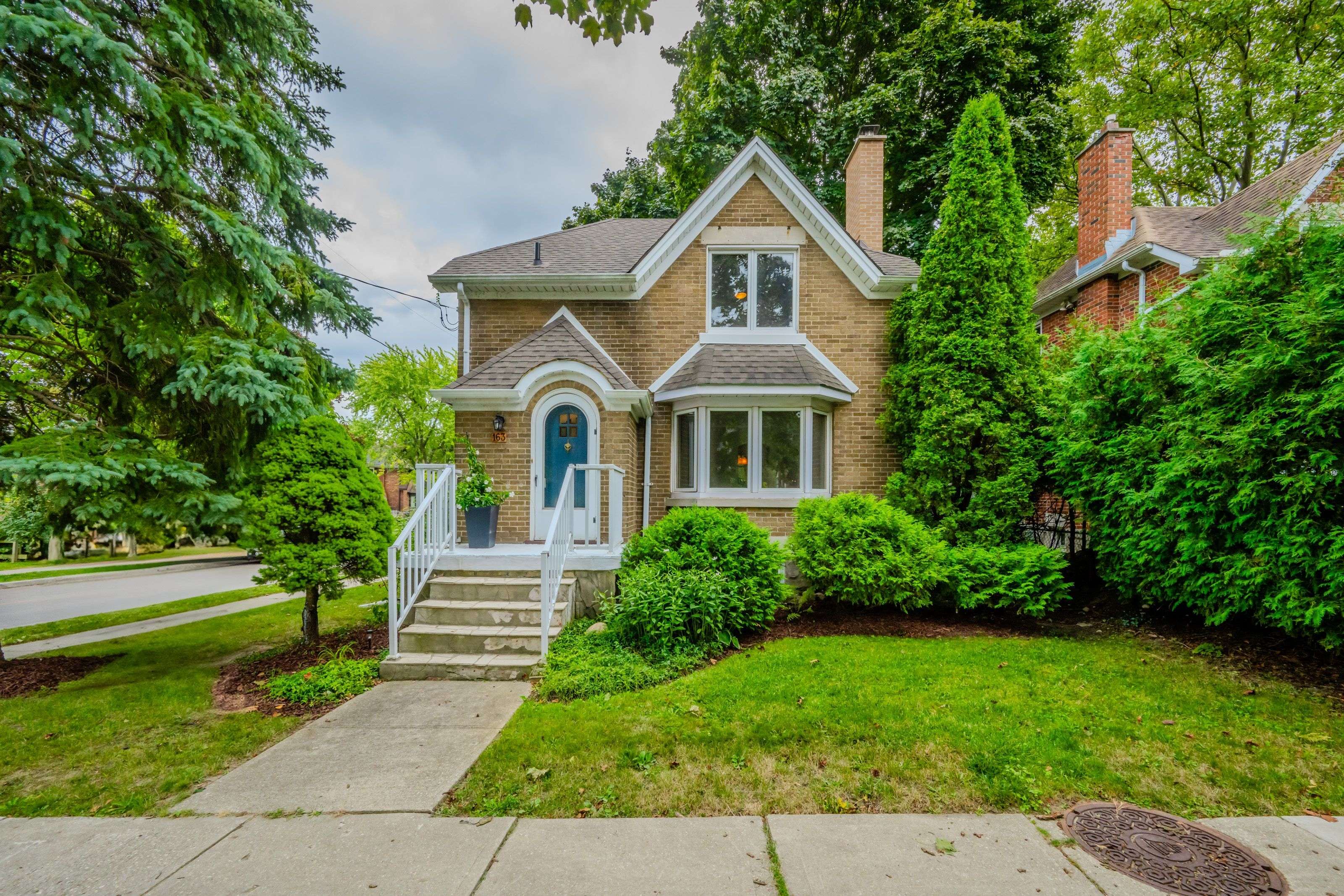 Kitchener, ON N2H 2Y3,163 Krug ST