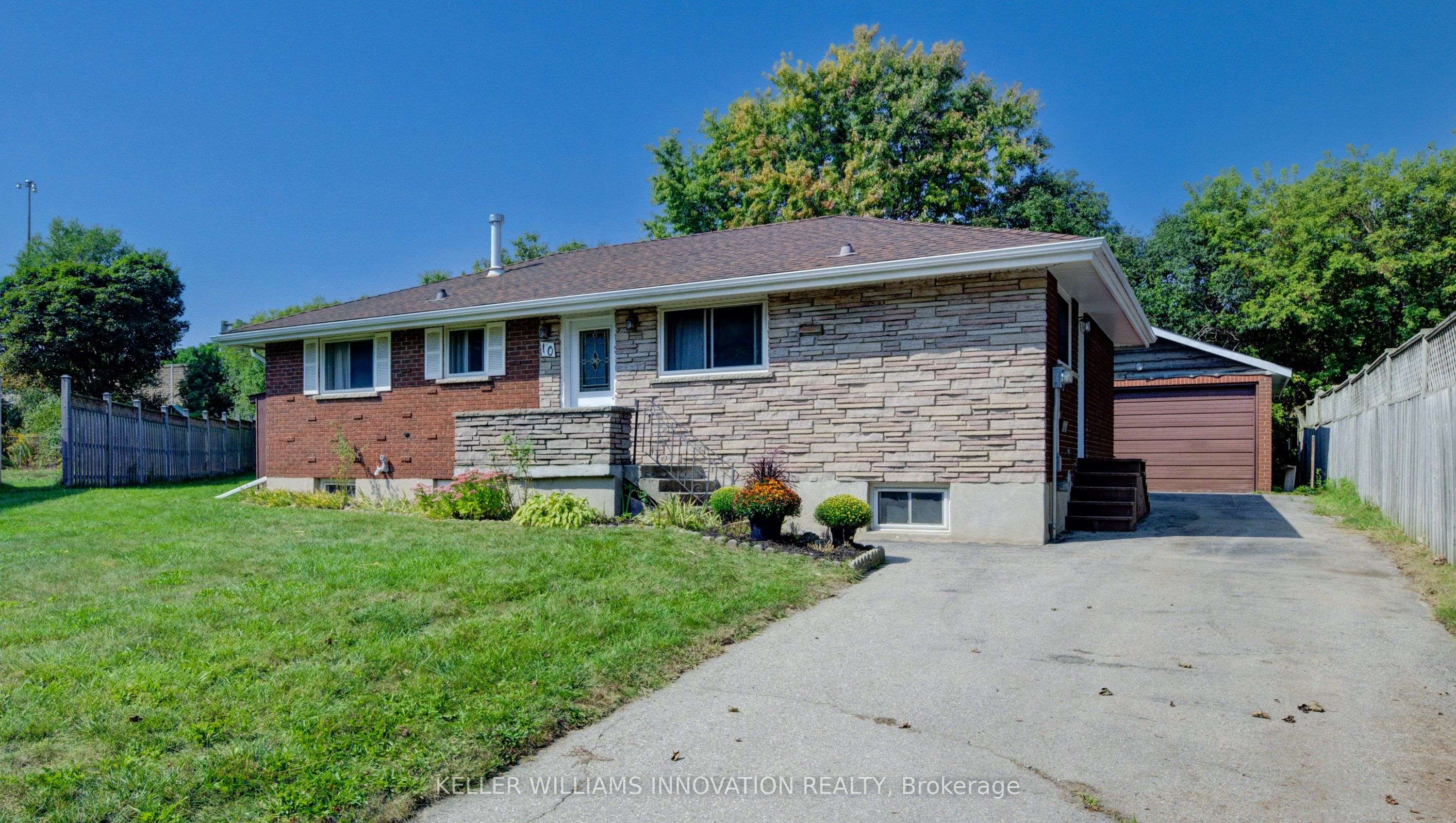 Kitchener, ON N2C 1X7,10 Shelley PL