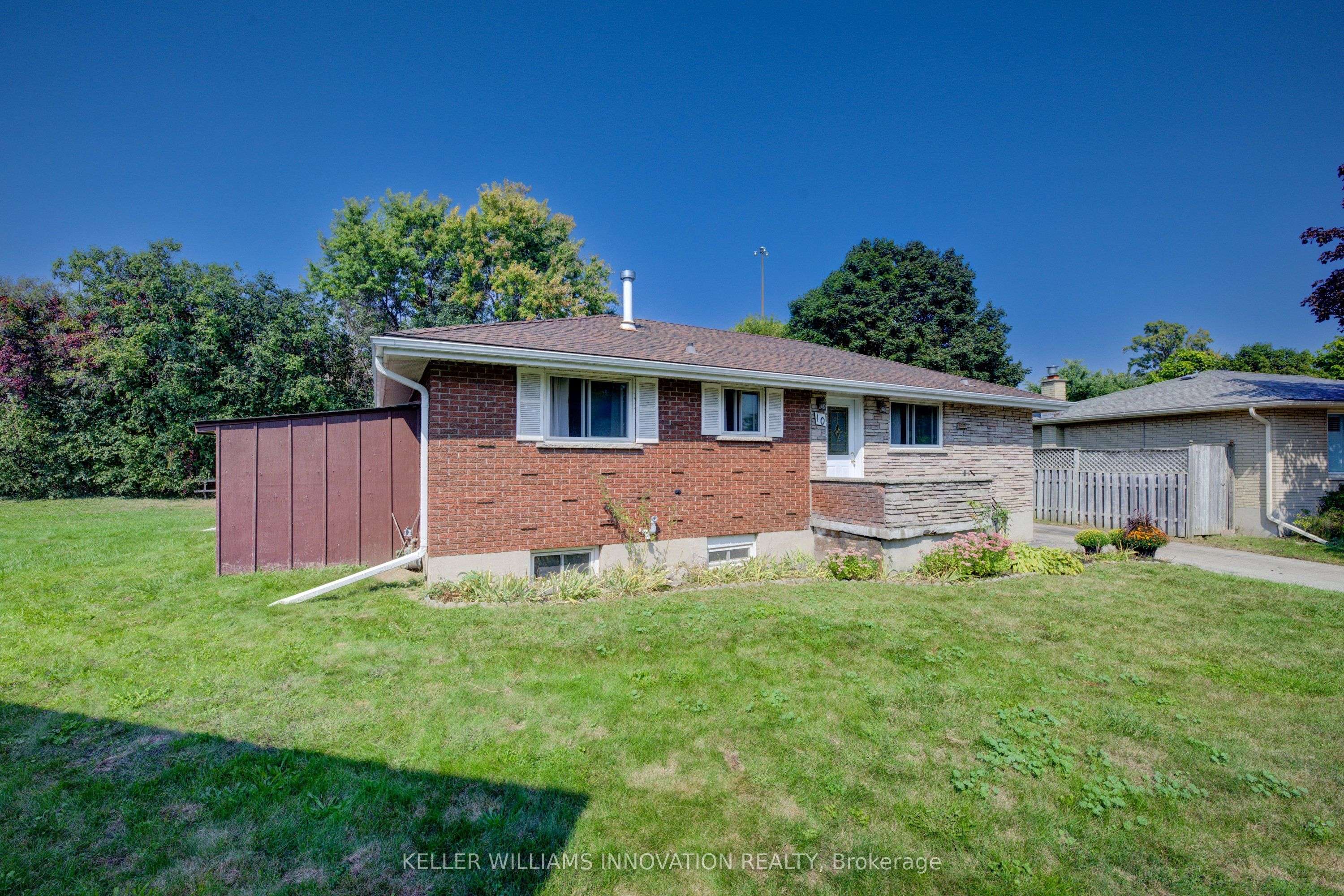 Kitchener, ON N2C 1X7,10 Shelley PL