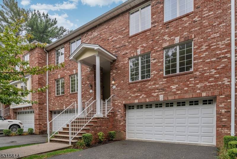 Upper Saddle River Boro, NJ 07458,6 Skymark Ct