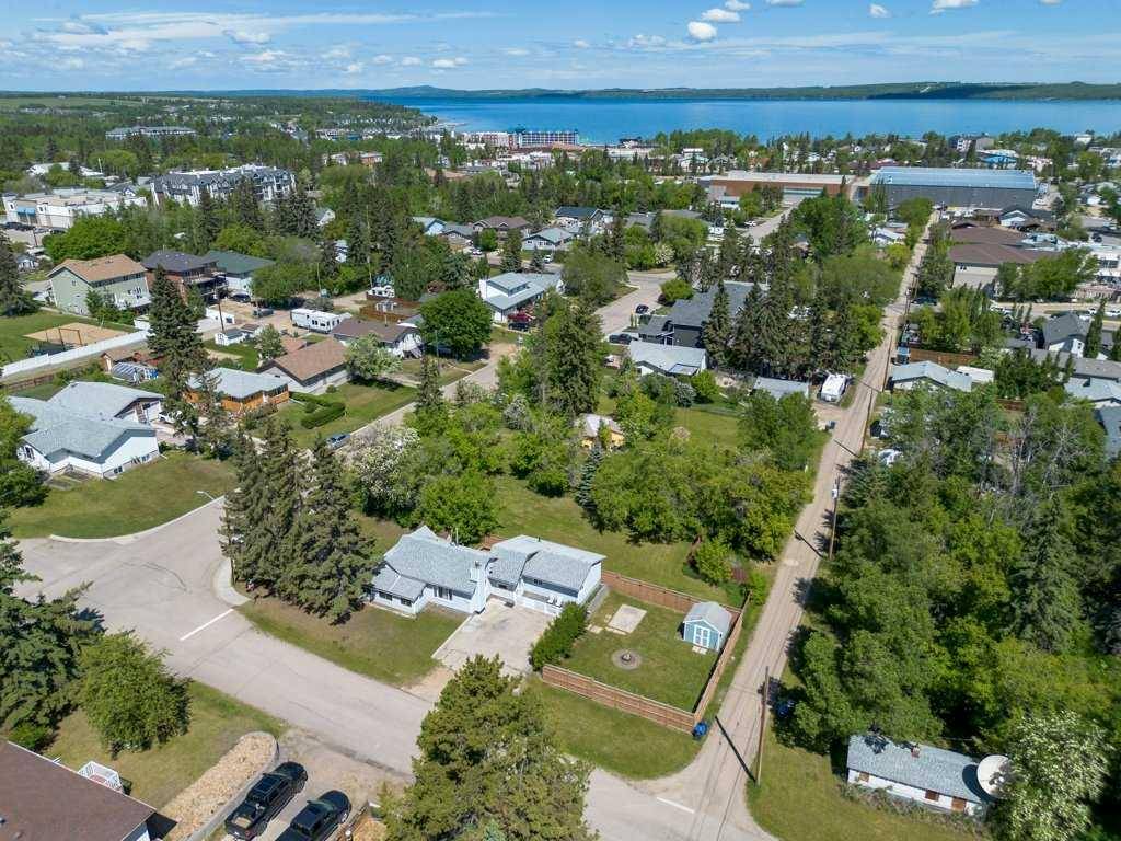 Sylvan Lake, AB T4S 1L4,4605 48 ST