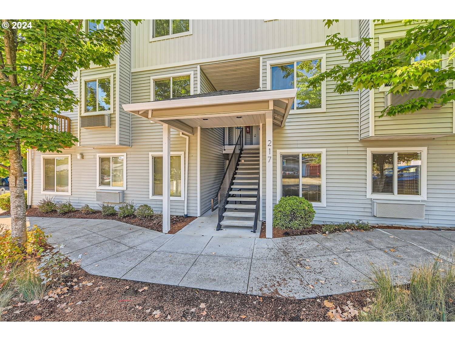 Portland, OR 97230,217 NE 146TH AVE #3