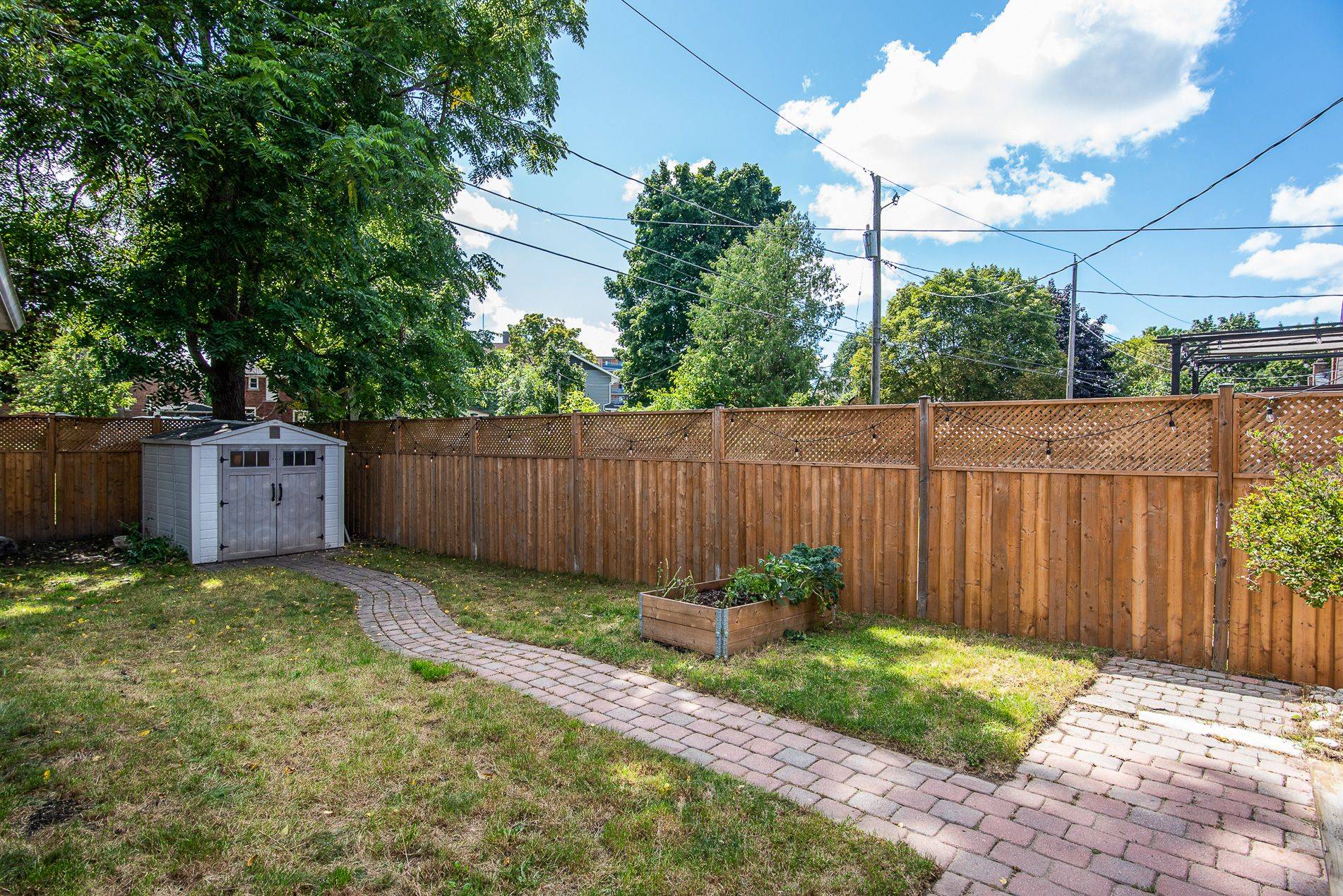 Kitchener, ON N2M 1X1,131 Homewood AVE