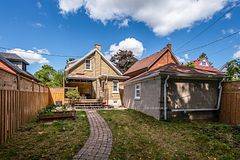 Kitchener, ON N2M 1X1,131 Homewood AVE