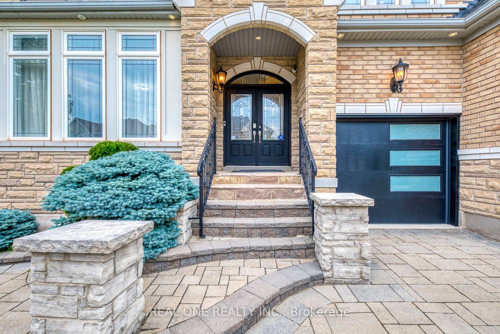 2316 Delnice DR, Oakville, ON L6H 0A9