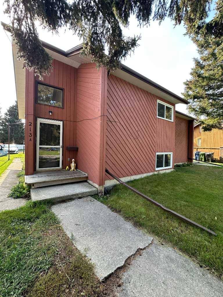 Sundre, AB T0M 1X0,213 8 AVE NE #2