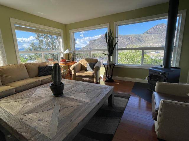 1491 PINE CRES, Kamloops, BC V2C 2Z4