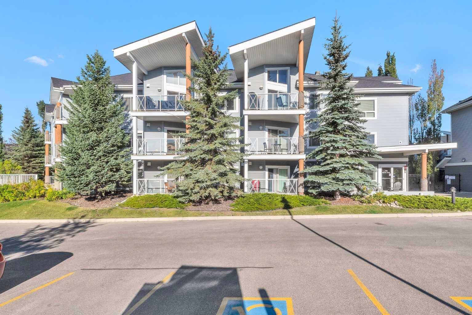 Chestermere, AB T1X 1W6,390 Marina DR #301