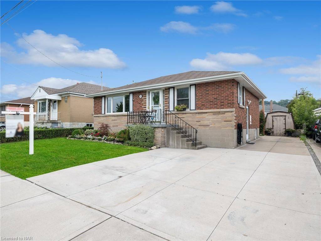 Hamilton, ON L8K 4S9,130 MALTA DR