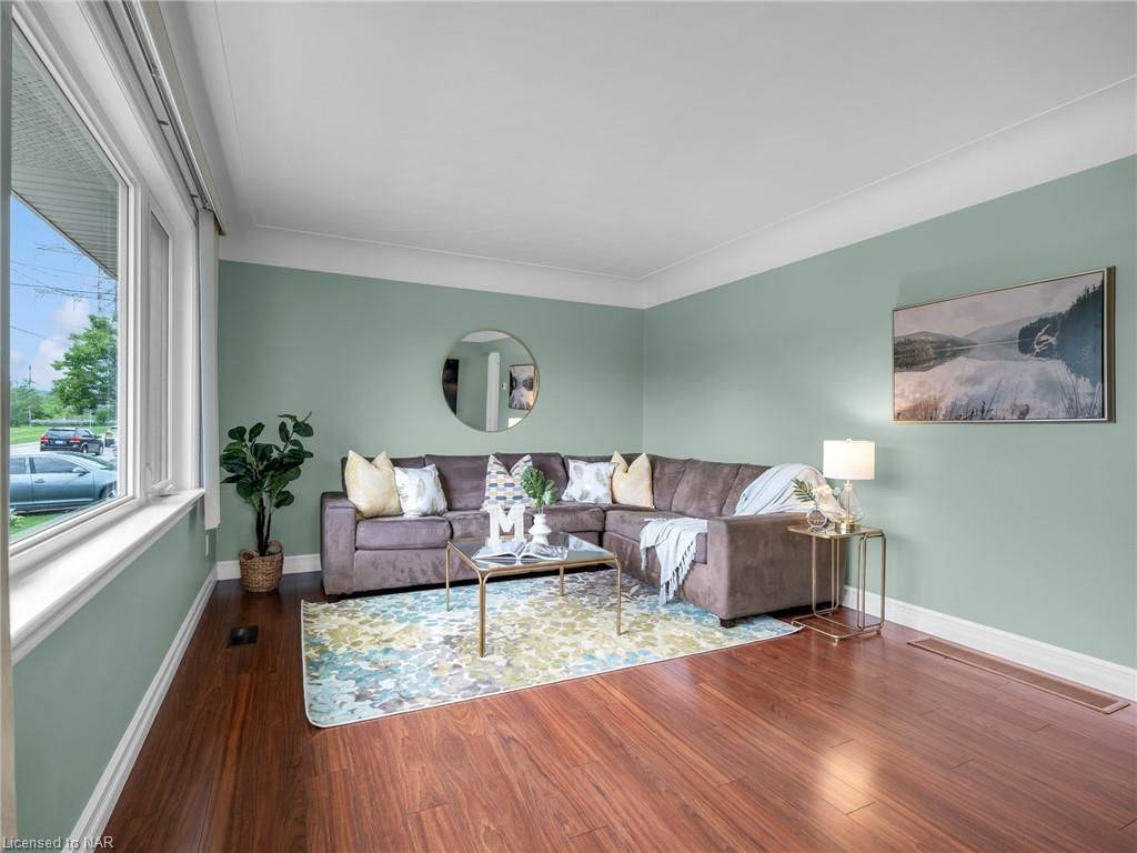 Hamilton, ON L8K 4S9,130 MALTA DR
