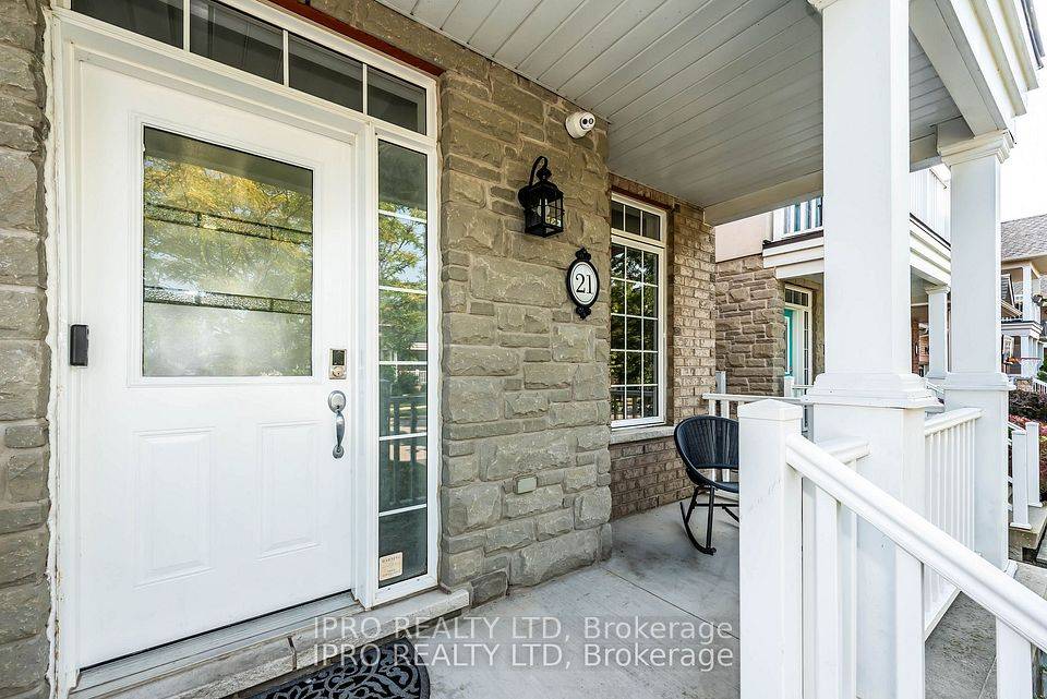 Hamilton, ON L8E 6E9,21 Pebble Valley AVE