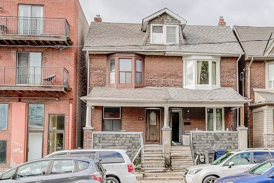 Toronto E03, ON M4K 3S7,770 Pape AVE