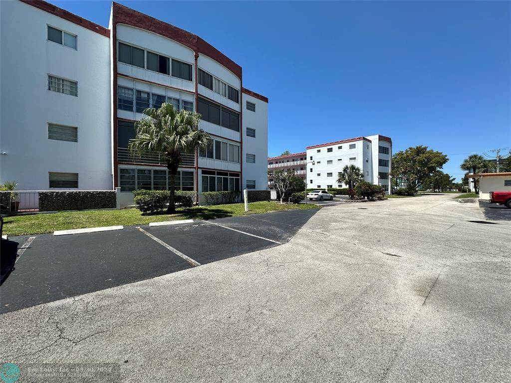 Lauderdale Lakes, FL 33319,4000 NW 44th Ave  #202