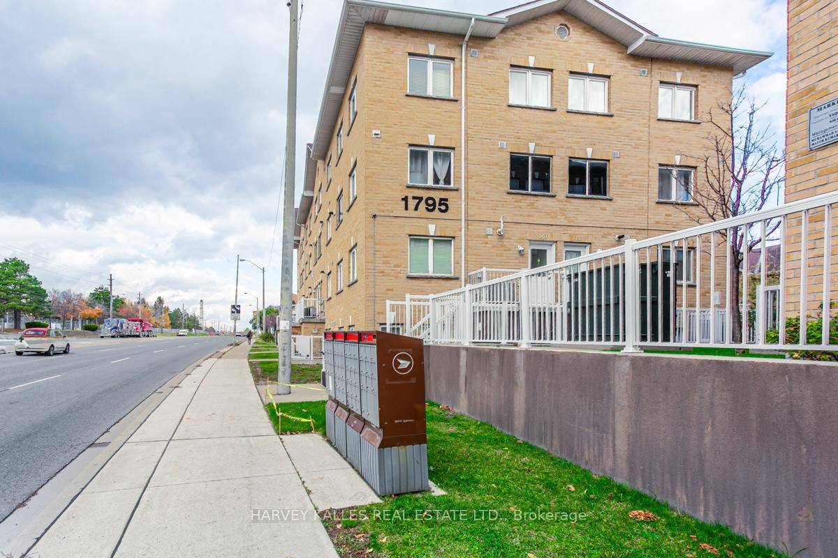 Toronto E11, ON M1B 2Z7,1795 Markham RD #107