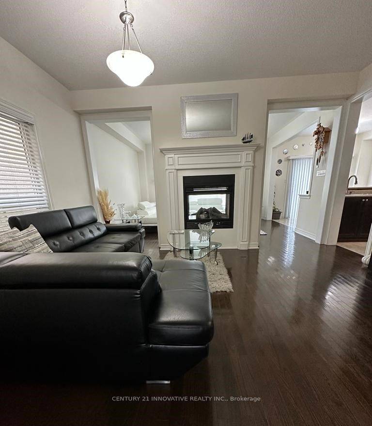 Brampton, ON L6R 0X8,13 Fairservice DR