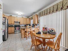 Toronto E11, ON M1X 1X5,32 Grapevine CIR