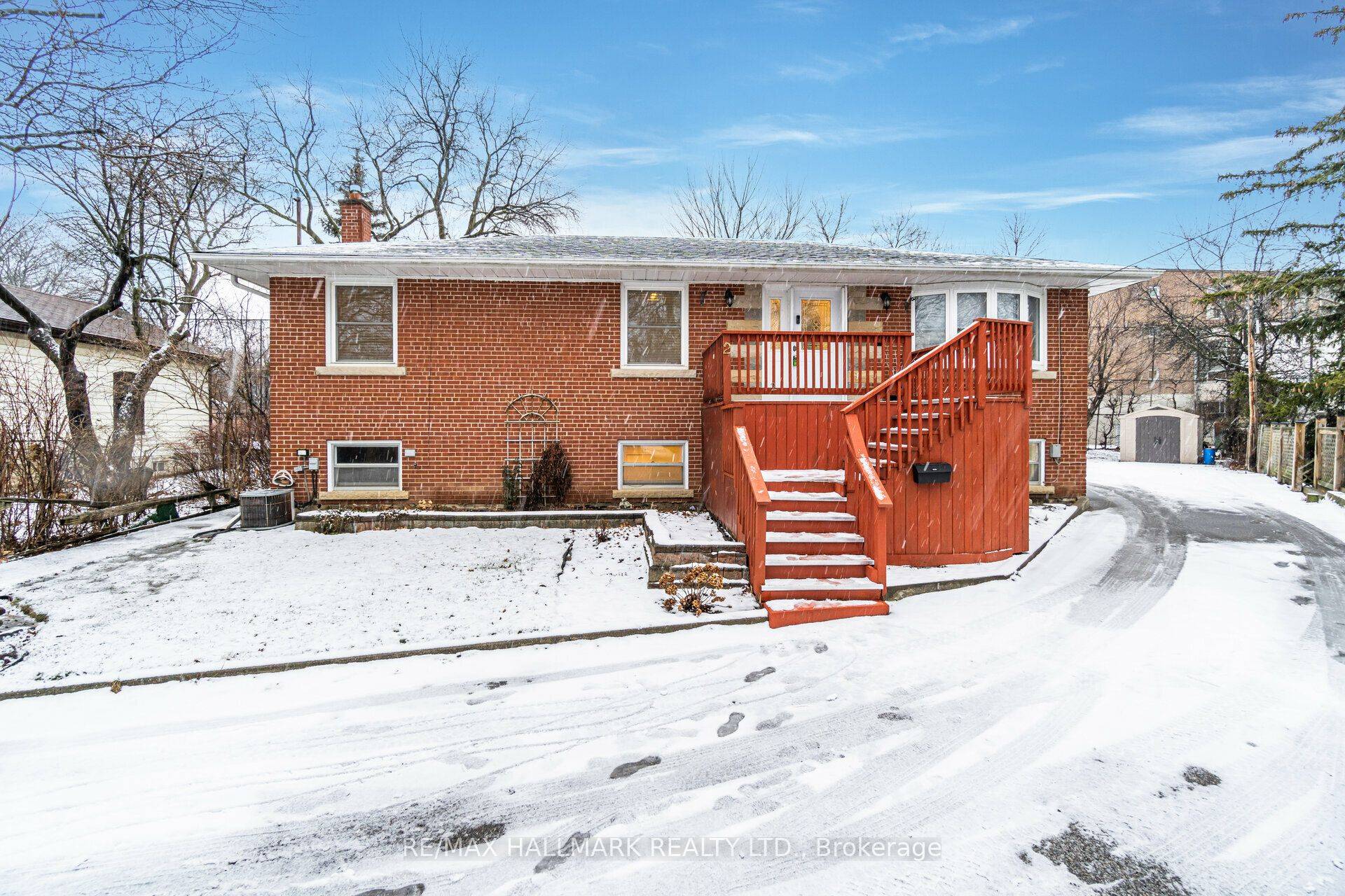 Toronto W06, ON M8W 1J1,2 Dominion RD