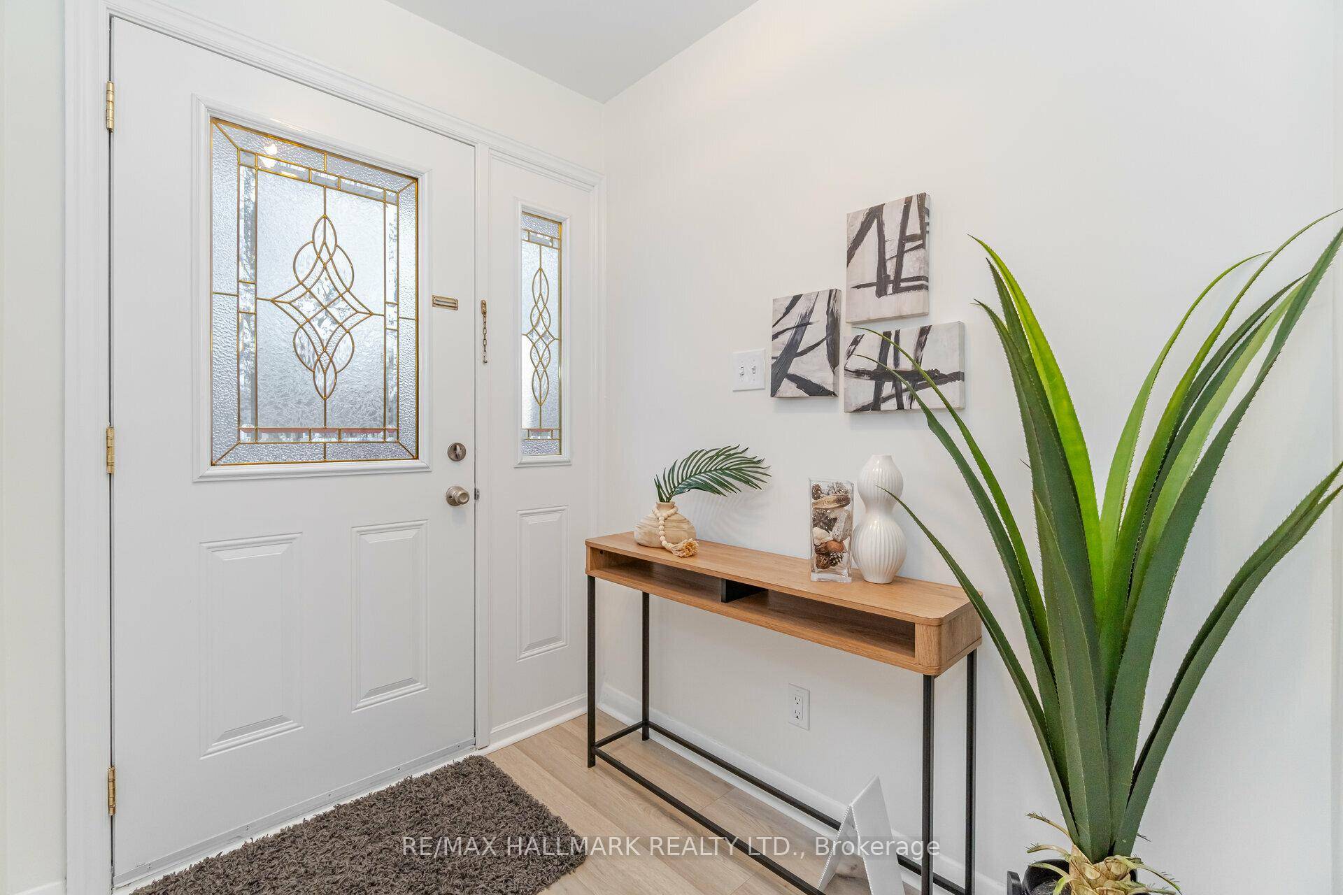 Toronto W06, ON M8W 1J1,2 Dominion RD