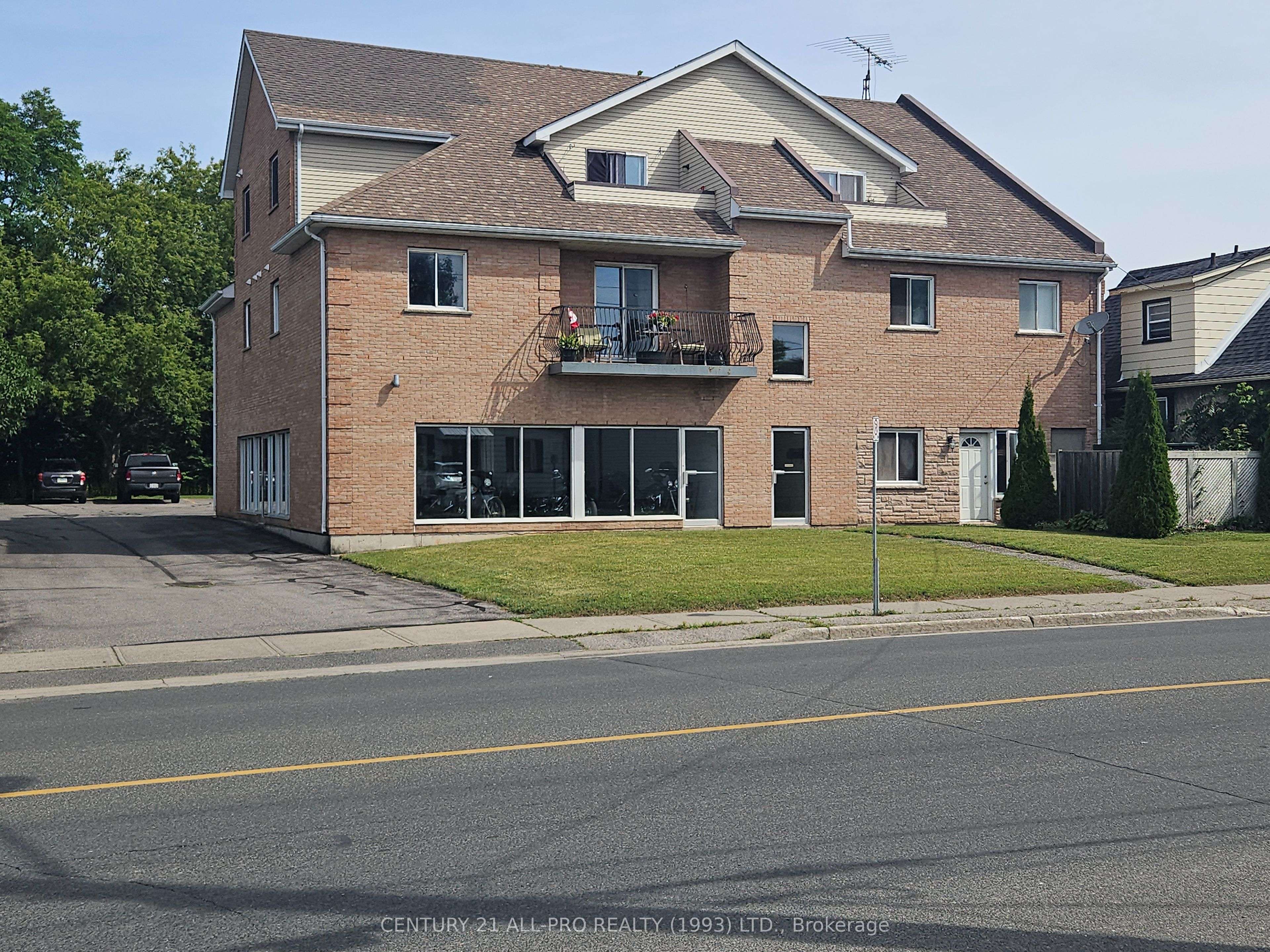 Cobourg, ON K9A 2H7,270 University AVE W #1