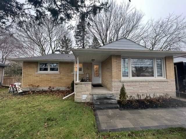 Kitchener, ON N2M 1R1,46 Admiral RD #Upper