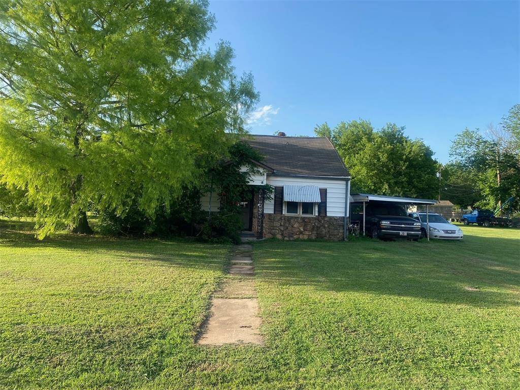 Lindsay, OK 73052,610 W Apache Street