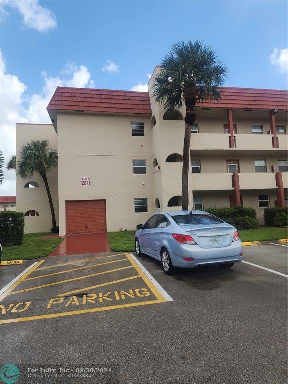 Sunrise, FL 33322,2871 Lakes Dr  #102