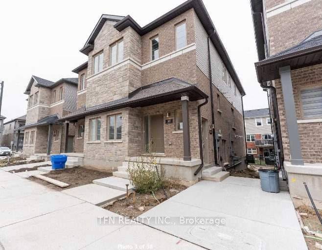 Kitchener, ON N2R 1R4,205 West Oak TRL #29