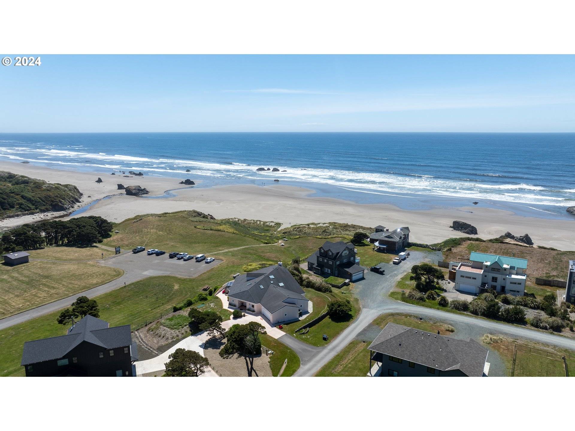 Bandon, OR 97411,87108 SATURN LN