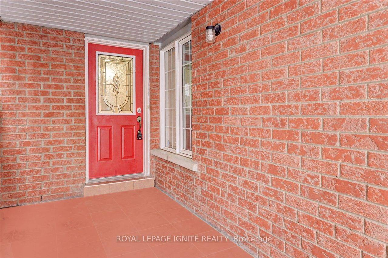 Markham, ON L3S 4G8,17 Apollo RD