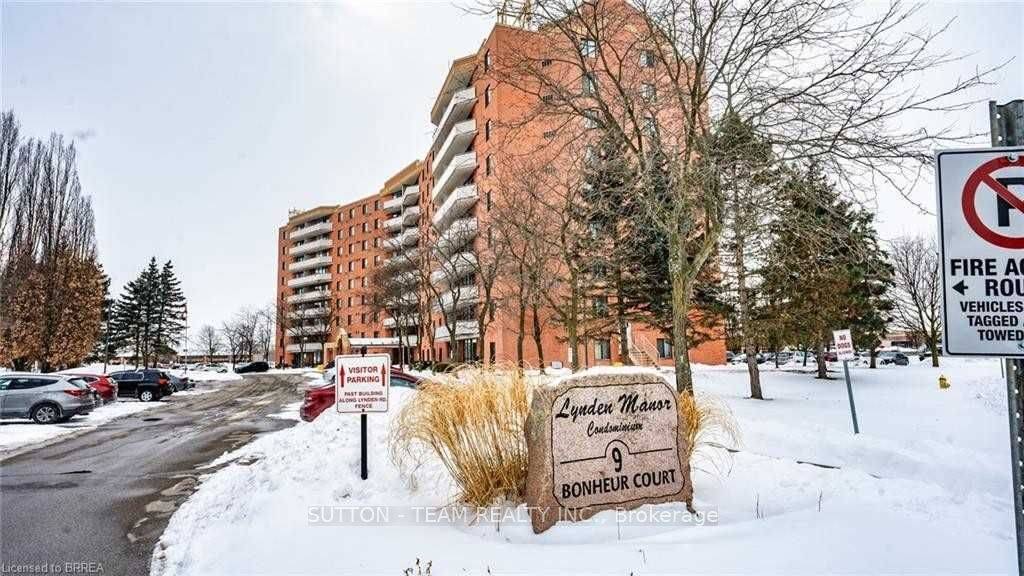 Brantford, ON N3P 1Z5,9 Bonheur CT #104