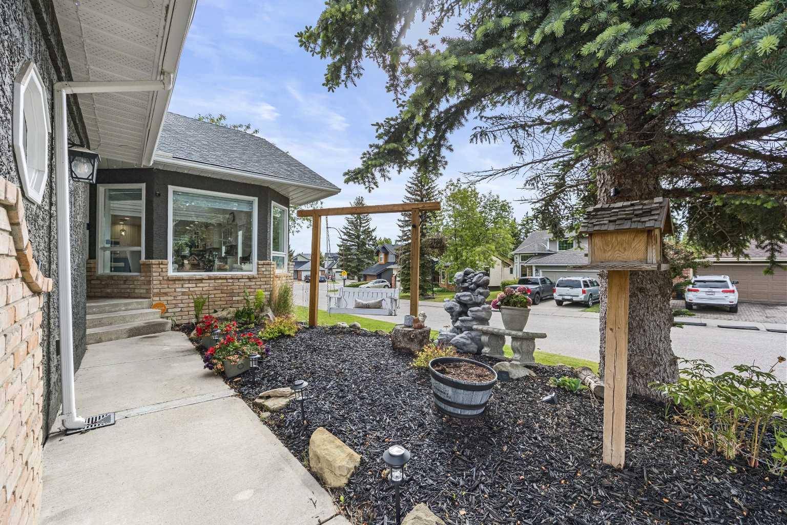 Calgary, AB T2Y 1W4,203 Shawnee Mews SW