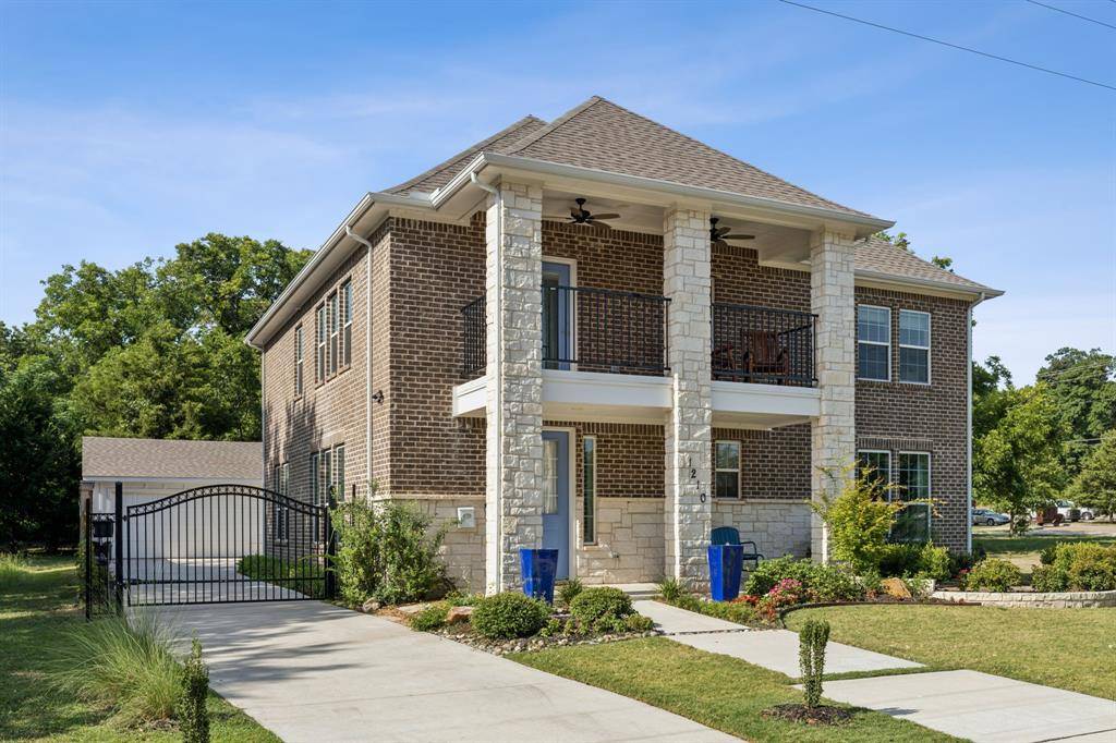 Dallas, TX 75203,1210 REVEREND CBT SMITH Street