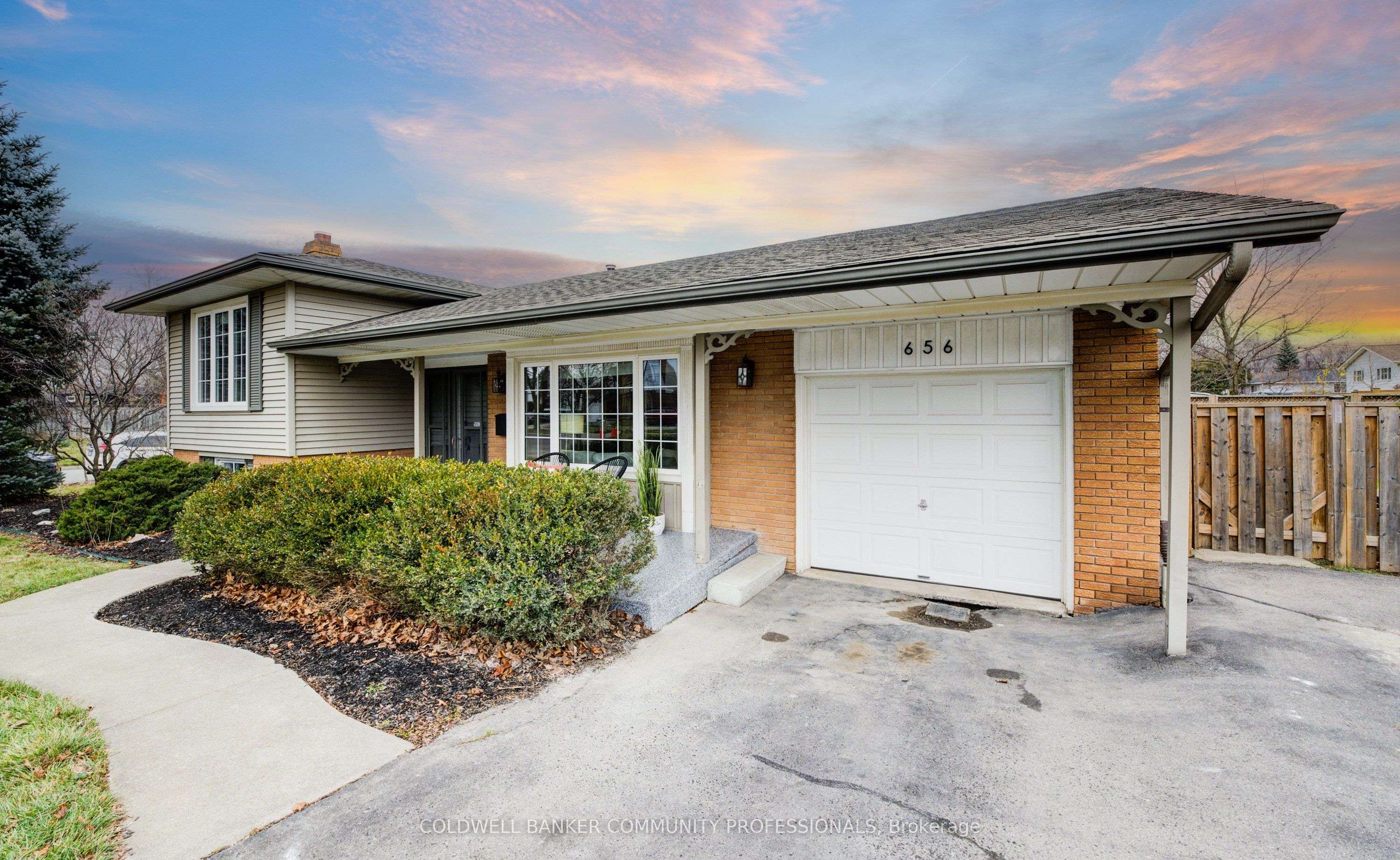 Burlington, ON L7L 4B6,656 Sheraton RD N