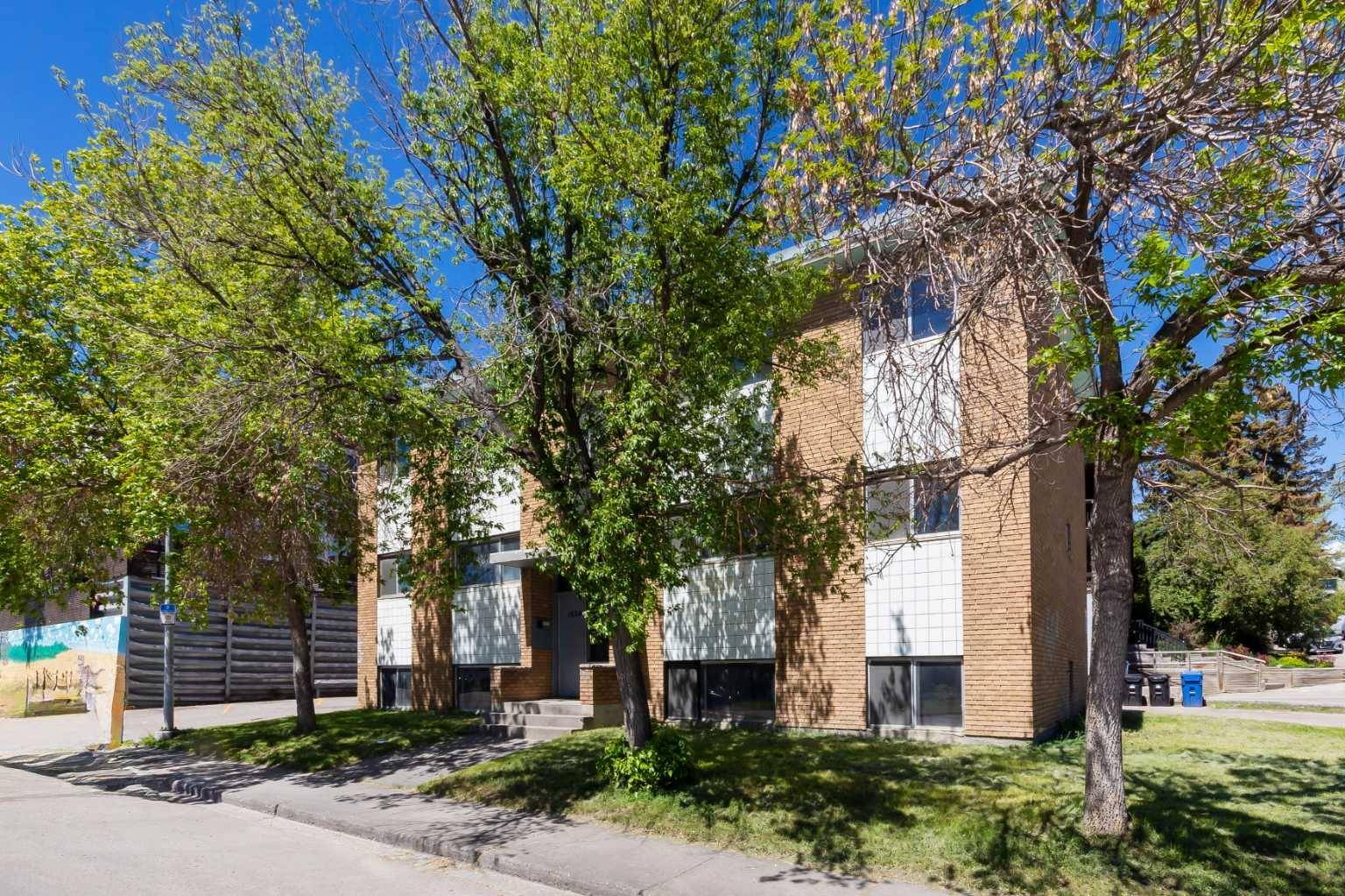 Calgary, AB T2T 1C6,1624 26 AVE SW