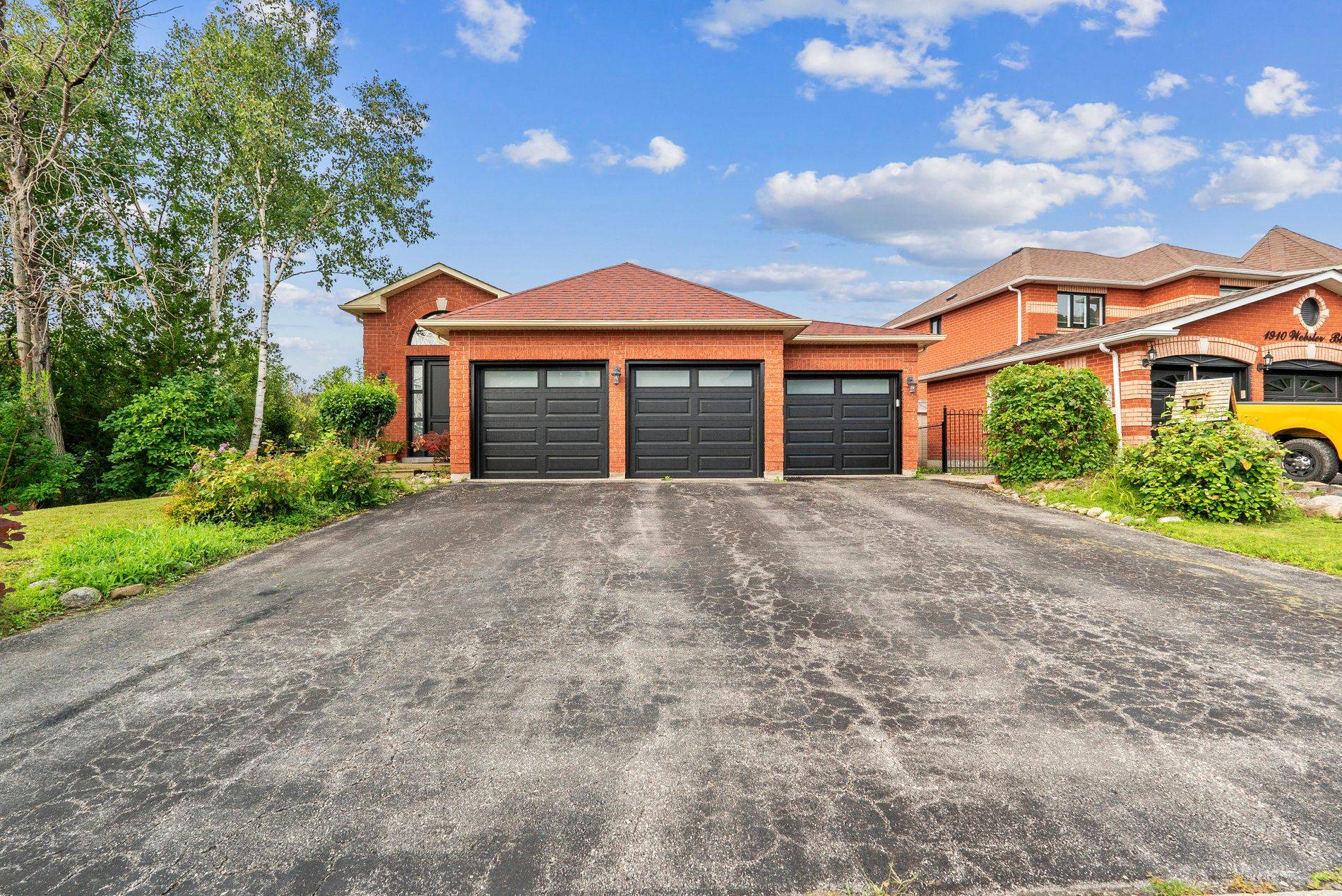 Innisfil, ON L9S 2A6,1906 Webster BLVD W