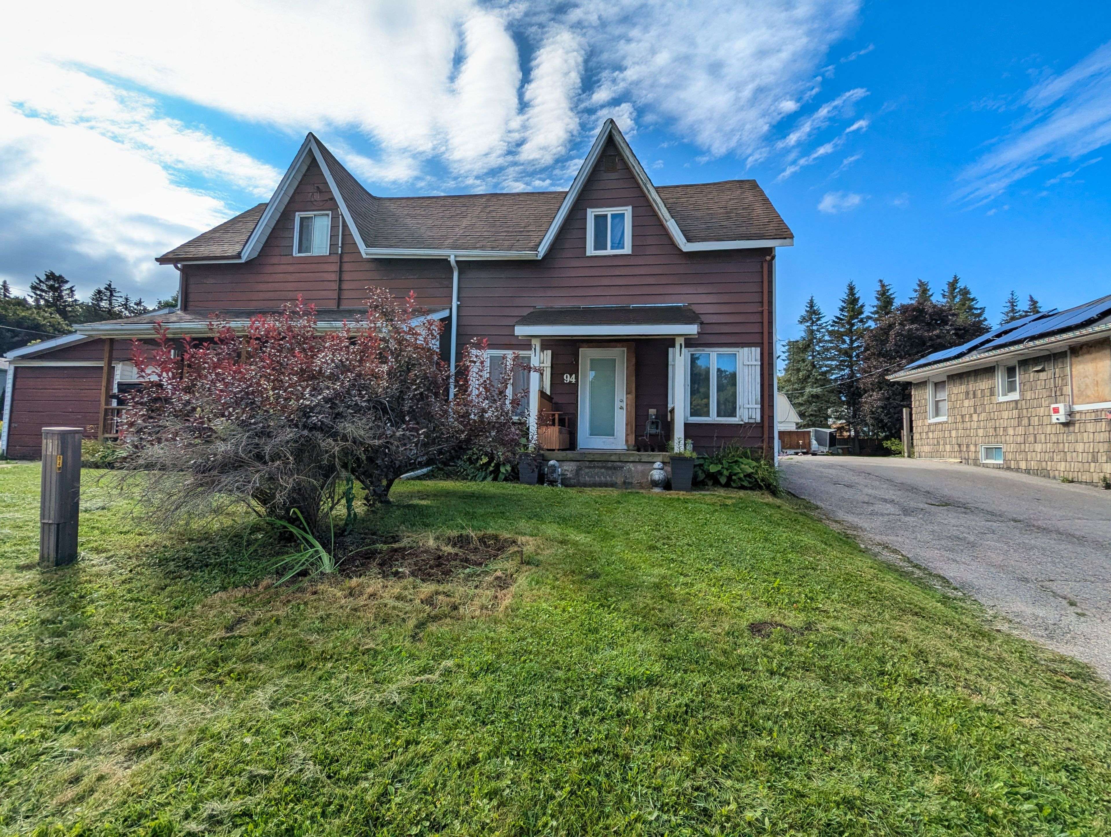 Uxbridge, ON L9P 1H4,94 Mill ST