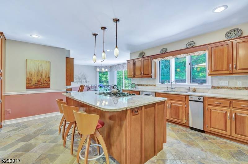 Bernardsville Boro, NJ 07924,5 Brushwood Dr