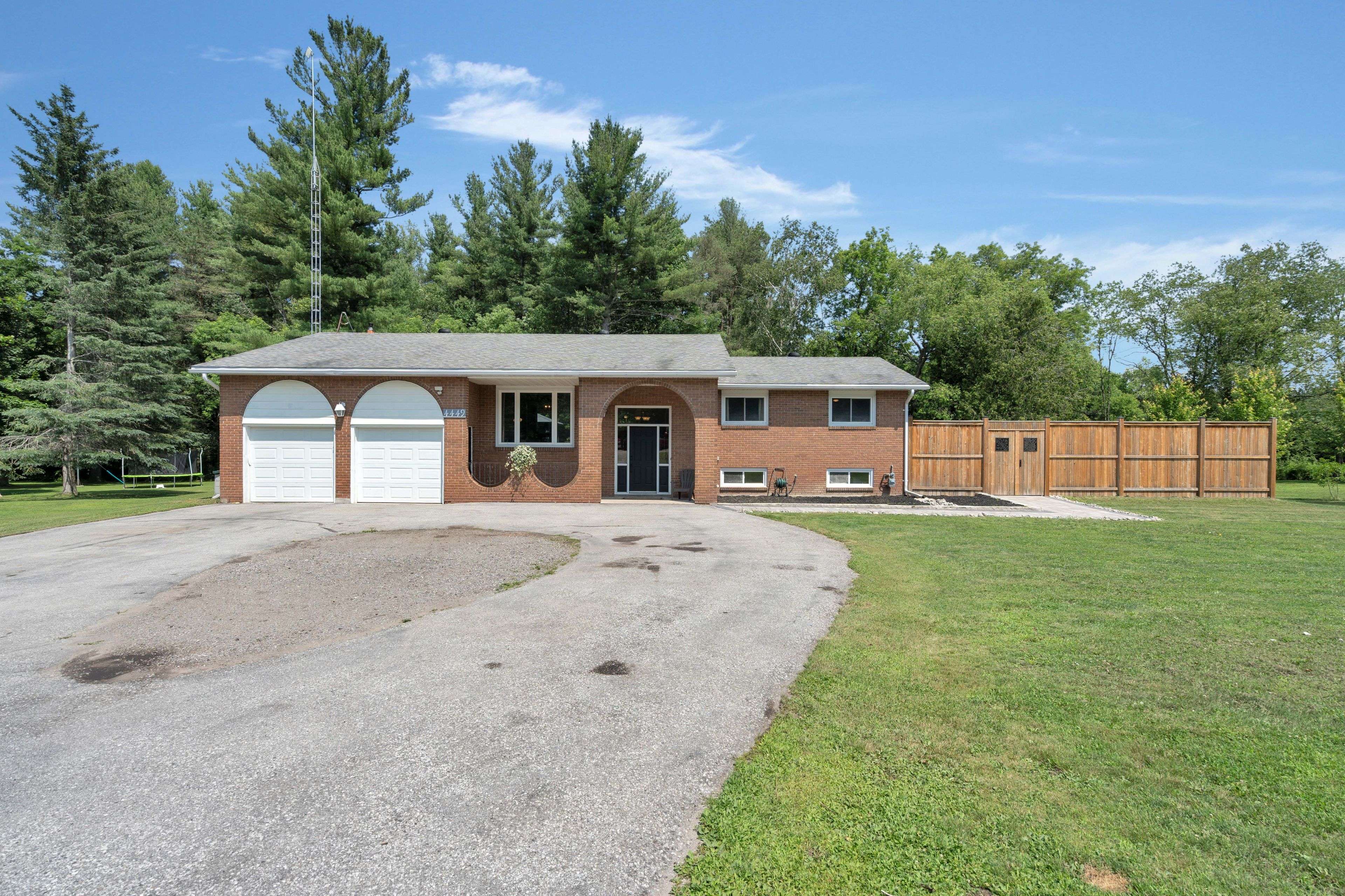 Springwater, ON L0L 1V0,4449 Penetanguishene RD