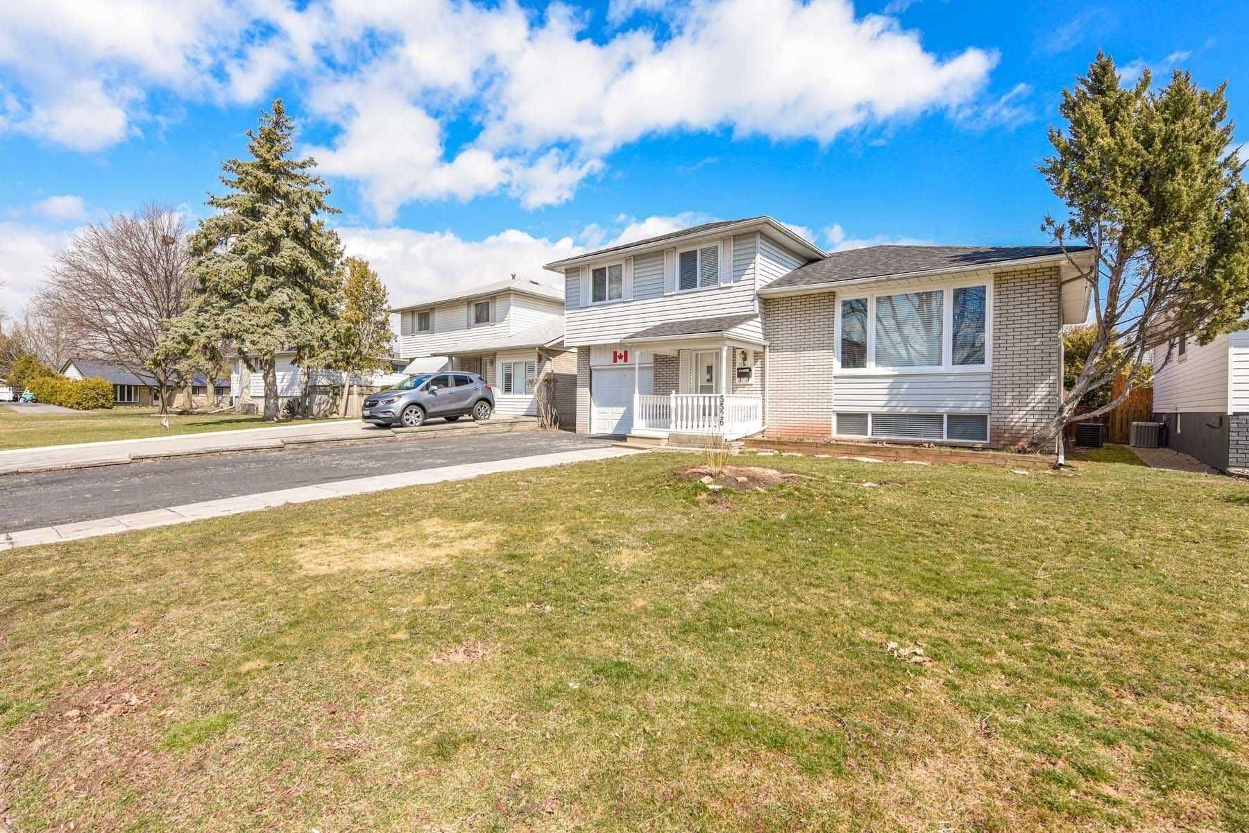 Burlington, ON L7L 3N1,5526 Romanwood CRES