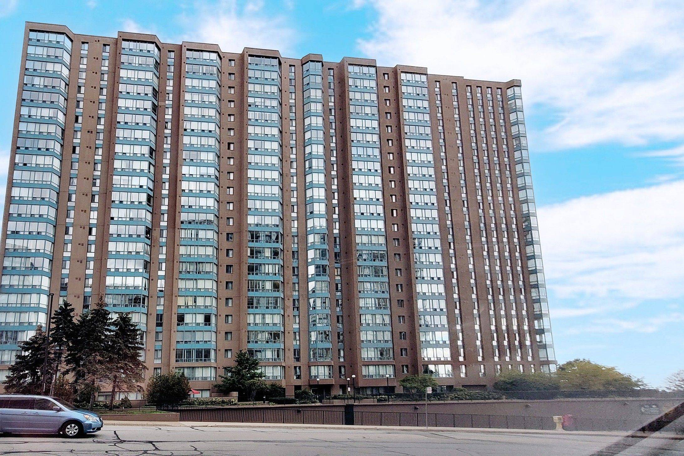 Mississauga, ON L5B 3Y9,115 Hillcrest AVE #2015