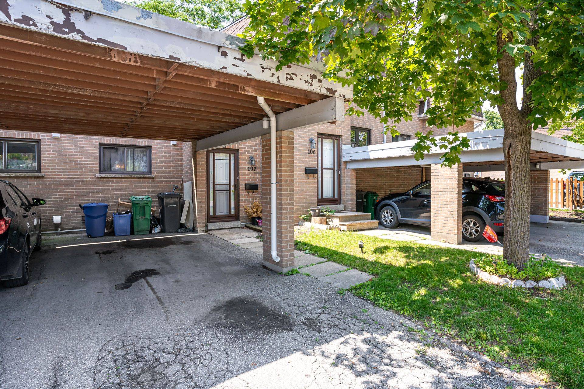 Brampton, ON L6T 2X2,475 Bramalea RD #107