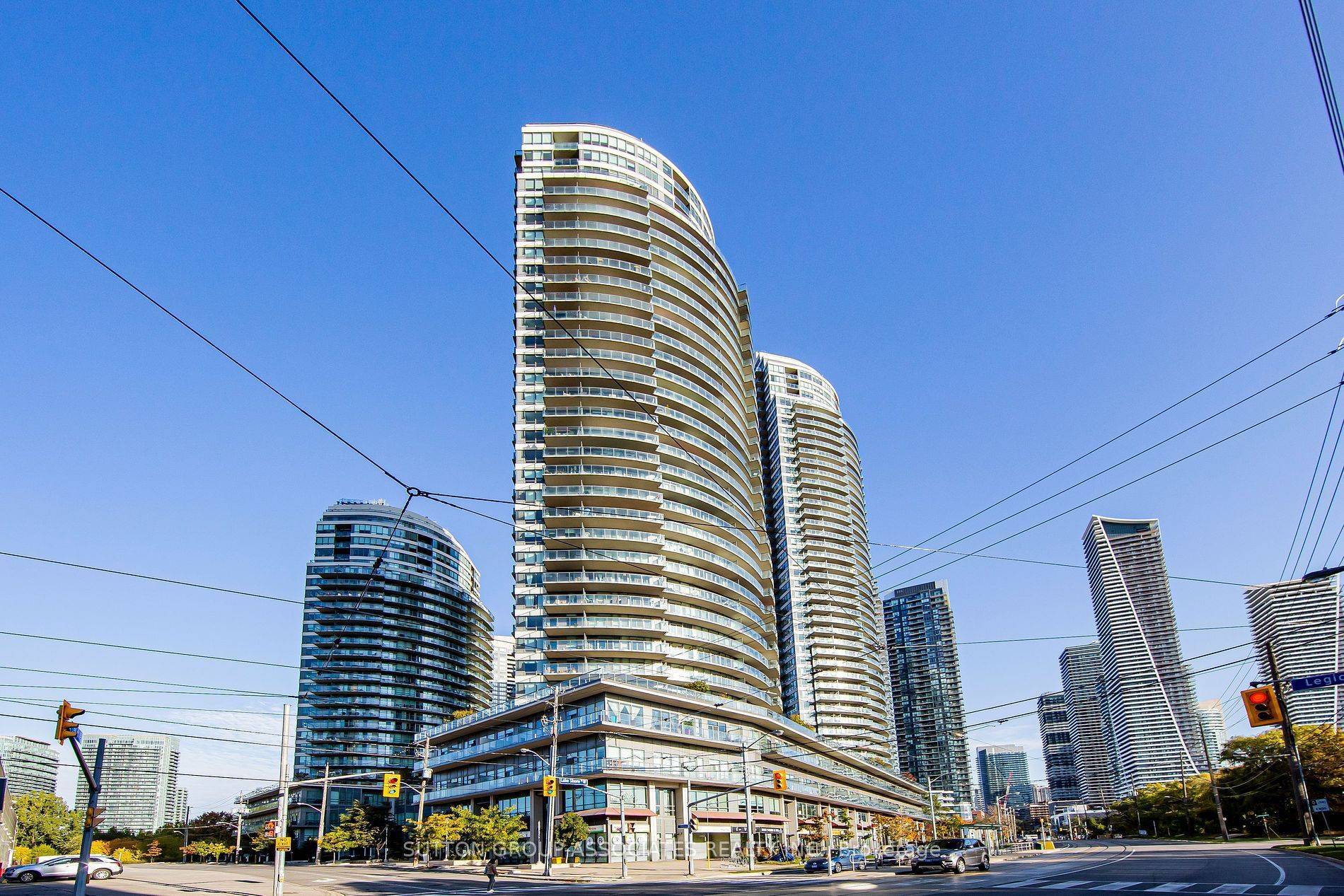 Toronto W06, ON M8V 0B1,2240 Lakeshore BLVD W #1804