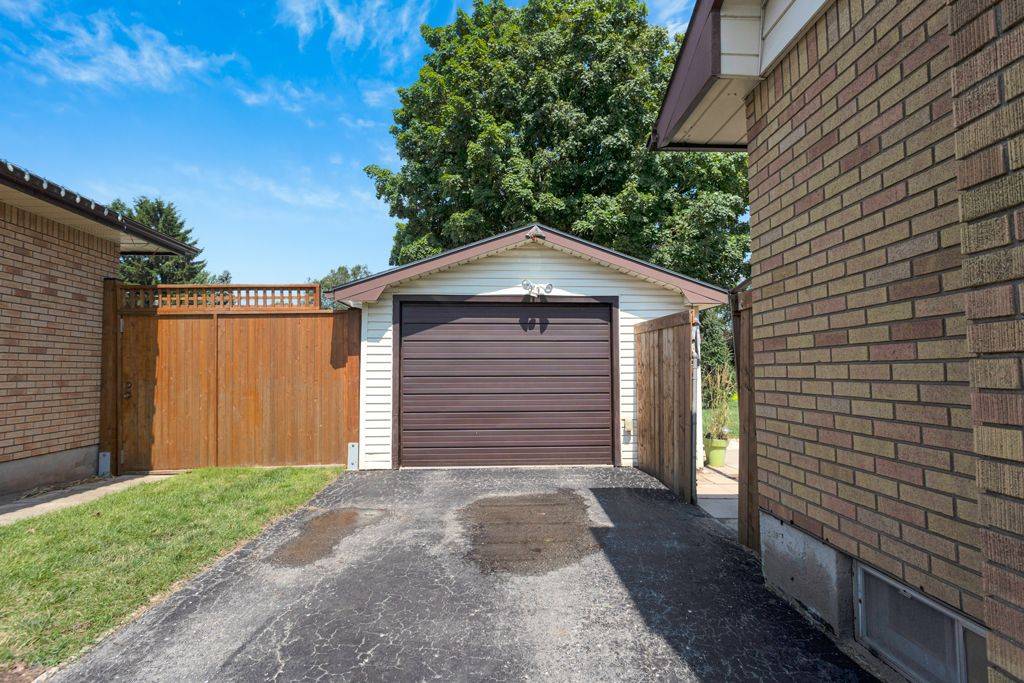 Woodstock, ON N4S 7R1,168 Springbank AVE N